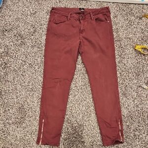 Just Black Maroon Jeans Women Size 30 Have fun zipper at bottom.